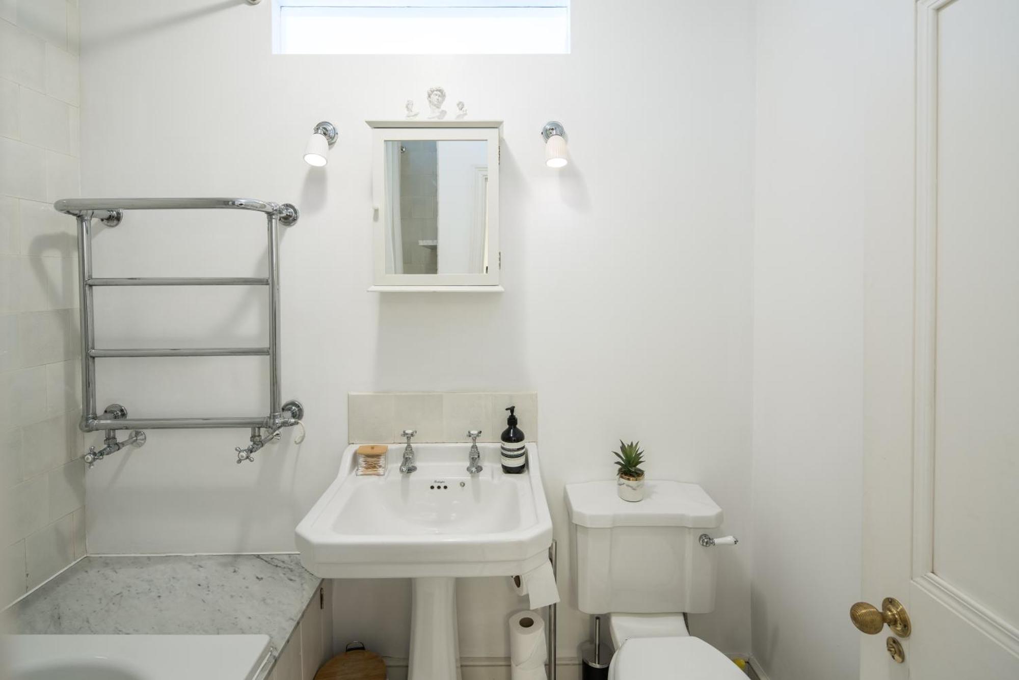 Ferienwohnung Charming 2-Bed Flat In The Heart Of Nottinghill - Steps From Portobello Rd Market And Nottinghill Bookshop London Exterior foto